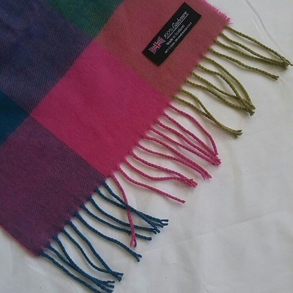 Scarf - Picture 6 of 7